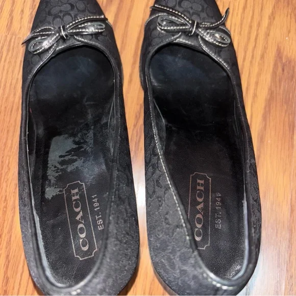 Coach Women's Black Pumps - Picture 4 of 7